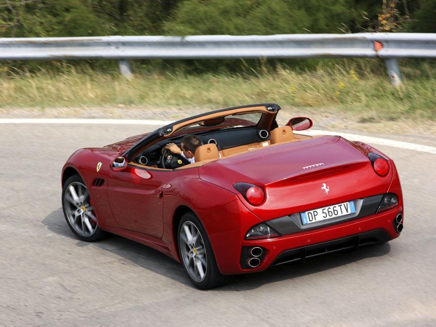  Ferrari California HELE 2010 года  (фото 18 из 24)